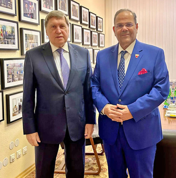 <p>His Majesty King Hamad sent a written message to Russian President Vladimir Putin, pertaining to bilateral relations and ways to develop them to serve their mutual interests. Bahrain&rsquo;s Ambassador to Moscow Ahmed Al Saati delivered the message to the president&rsquo;s assistant Yuri Ushakov at his office in the Presidential Administration.</p>
<p>During the meeting, they discussed the course of the close friendship between the two countries, ways to develop and advance them to broader horizons, and deepen co-operation in areas of common interest.</p>